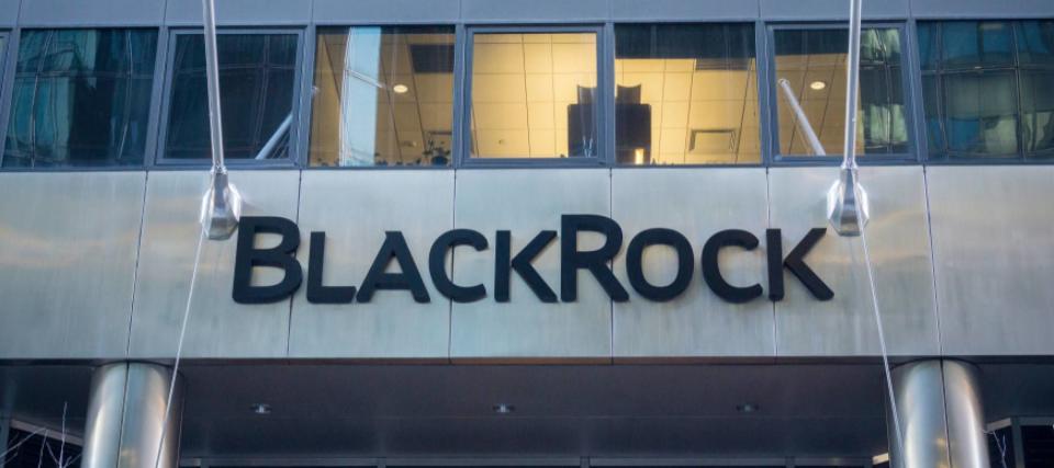 BlackRock - pengurus aset terbesar di dunia - berkata bank pusat 'sengaja' menyebabkan kemelesetan, memberi amaran tentang kemerosotan tidak seperti yang lain. 3 aset kalis kejutan untuk dipertimbangkan