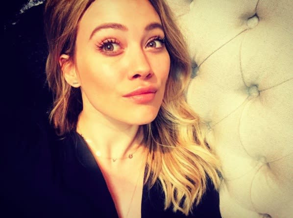 Hilary Duff rocked a forest green slouchy sweater and fashion hat this past weekend, and #GOALS!