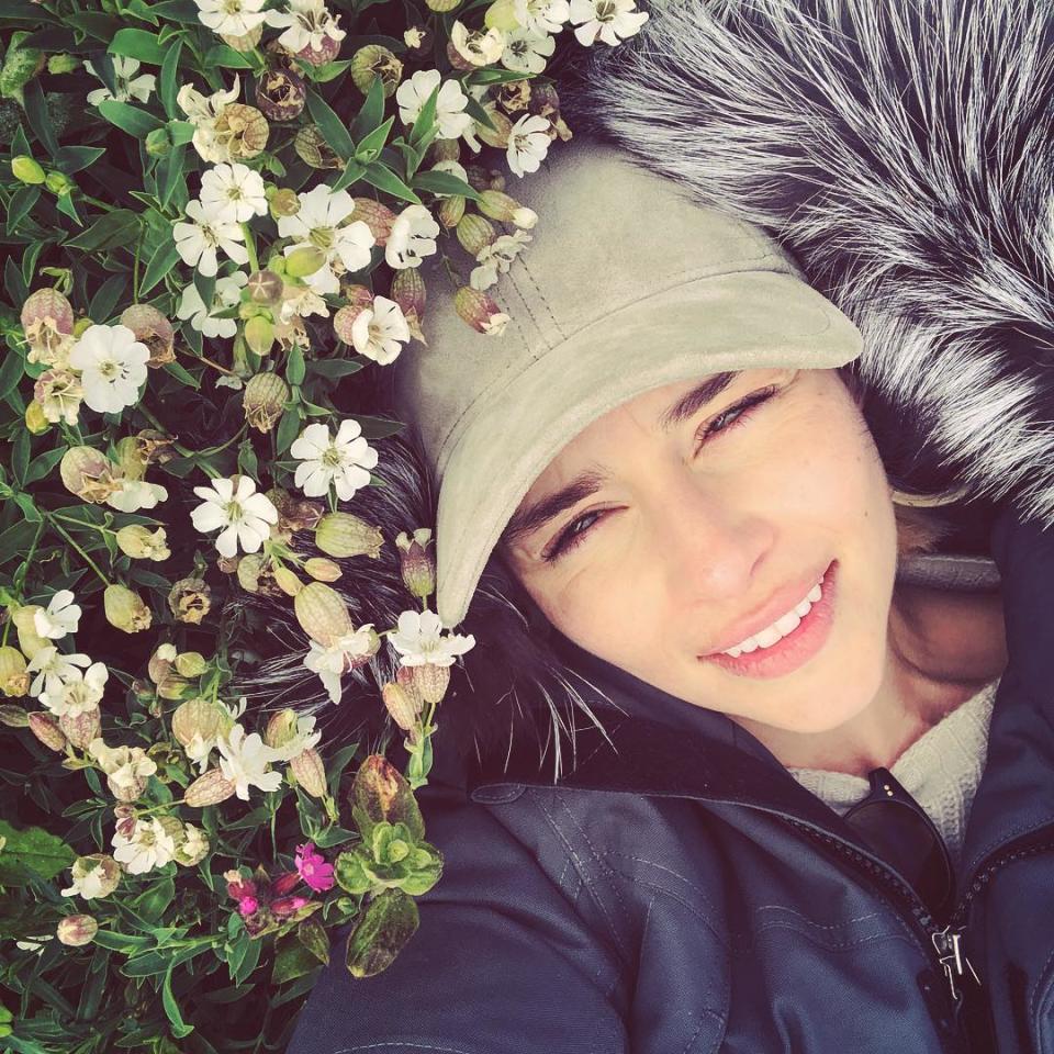 <p>Auch für Emilia Clarke ist Instagram nicht unbedingt eine Werbeplattform – die „Game Of Thrones“-Darstellerin postet zwar gern lustige Bilder vom Set, trotzdem kommen private Fotos aus dem Leben der Britin nicht zu kurz. (Bild: Instagram/emilia_clarke) </p>