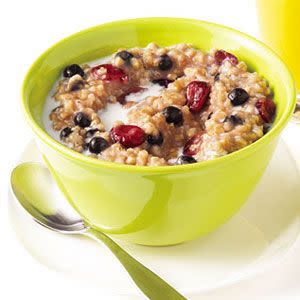 Slow Cooker Maple-Berry Oatmeal