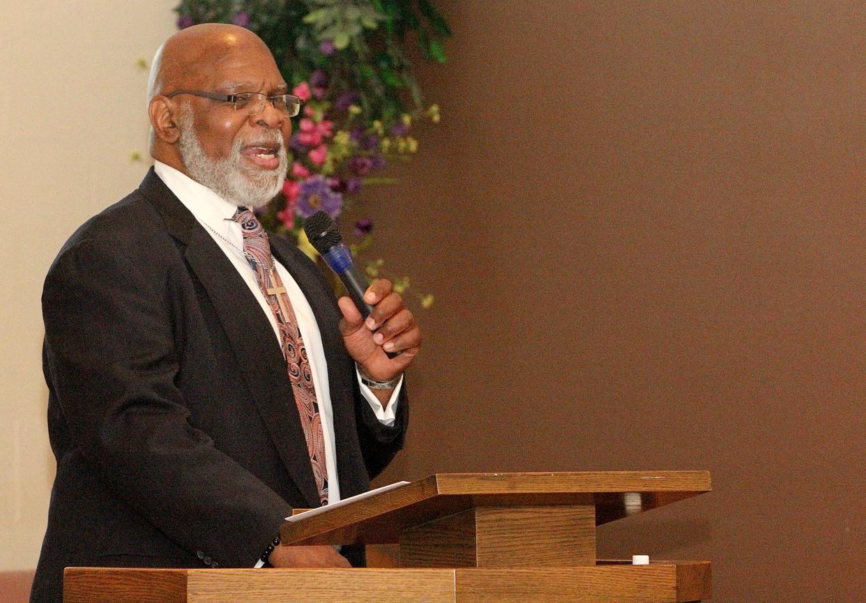The Rev. Darryl Simmons delivers a sermon on "Is Your Faith Alive?" on Sunday, May 1, 2022, at First Church of God in Freeport.