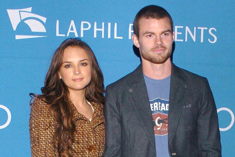 Rachael Leigh Cook and Daniel Gillies