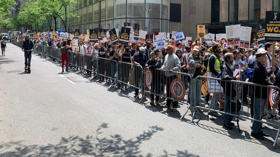 WGA Strike 30 Rock picket