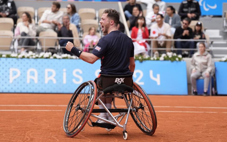 Alfie Hewett in action