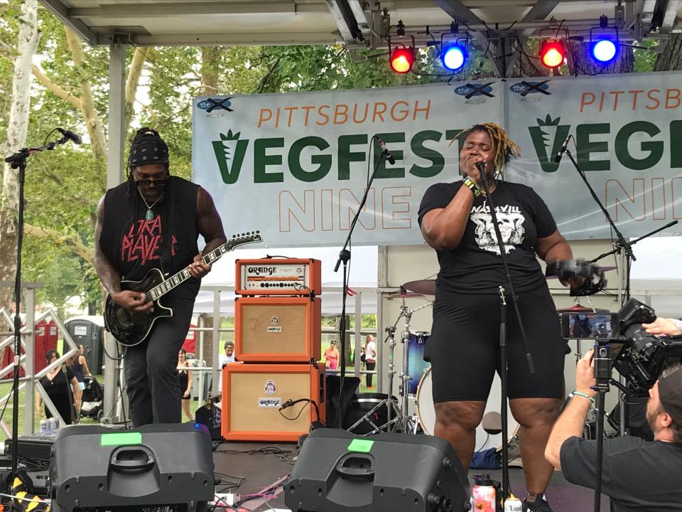 Byron Nash and Jacquea Mae, shown at Pittsburgh VegFest, will rock a Beaver Falls library fundraiser.