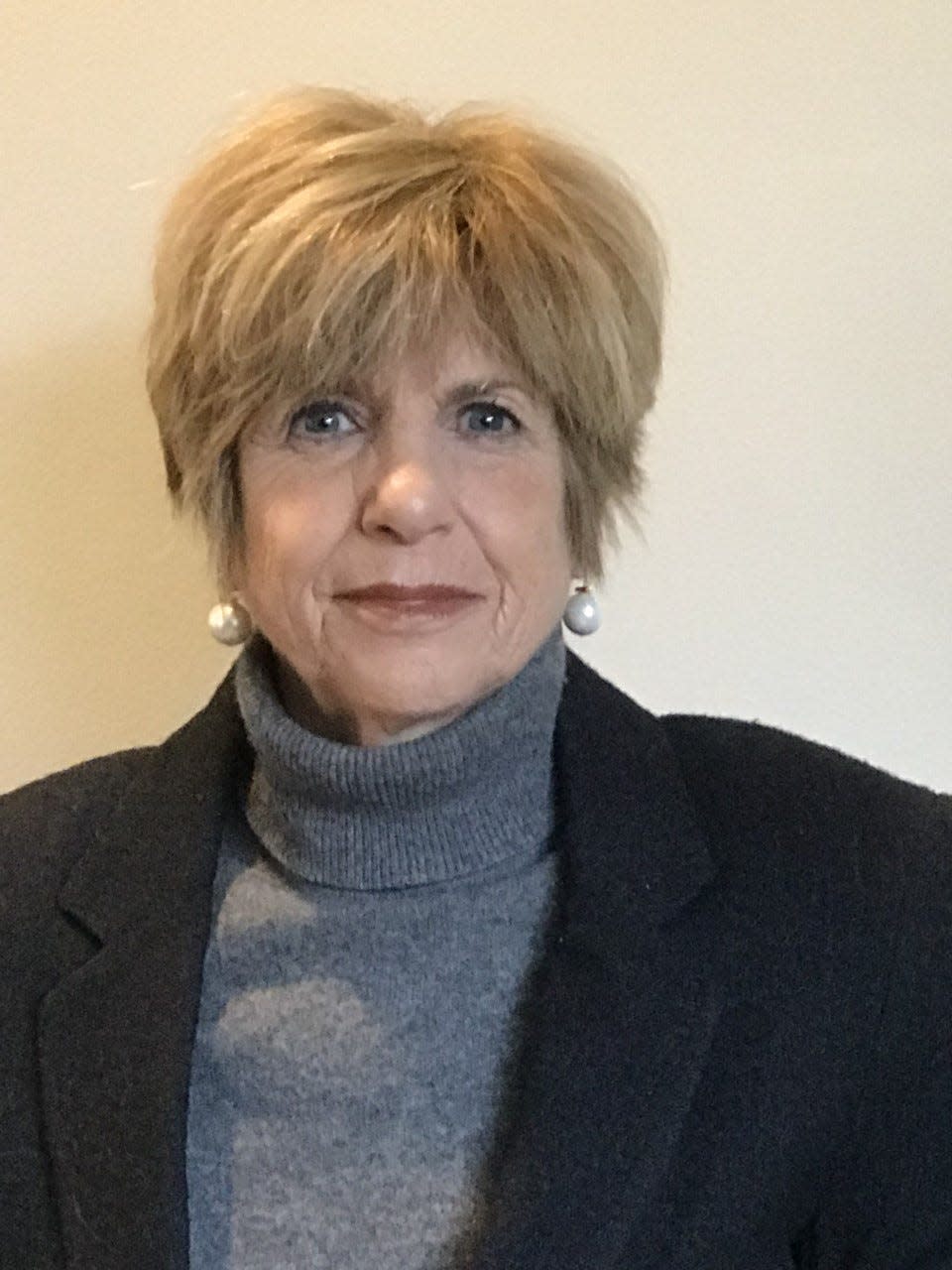 Trustee Liz Levins is running for Bayside Village President against the incumbent on April 4, 2023.