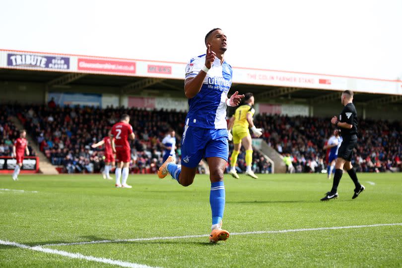 Scott Sinclair celebrates scoring Bristol Rovers' opener against Cheltenham Town -Credit:Will Cooper/EFL