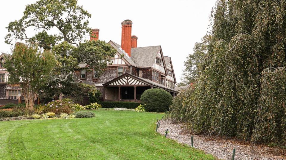 westbrook manor house on the grounds of bayard cutting arboretum