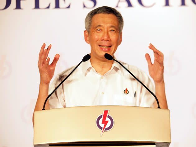 Prime Minister Lee Hsien Loong gives his speech at the party's last Punggol East Rally (Yahoo! photo/Alvin Ho)