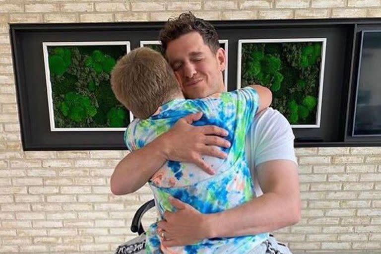 La emoción de Michel Bublé ante la enorme sorpresa que le preparó su hijo Noah