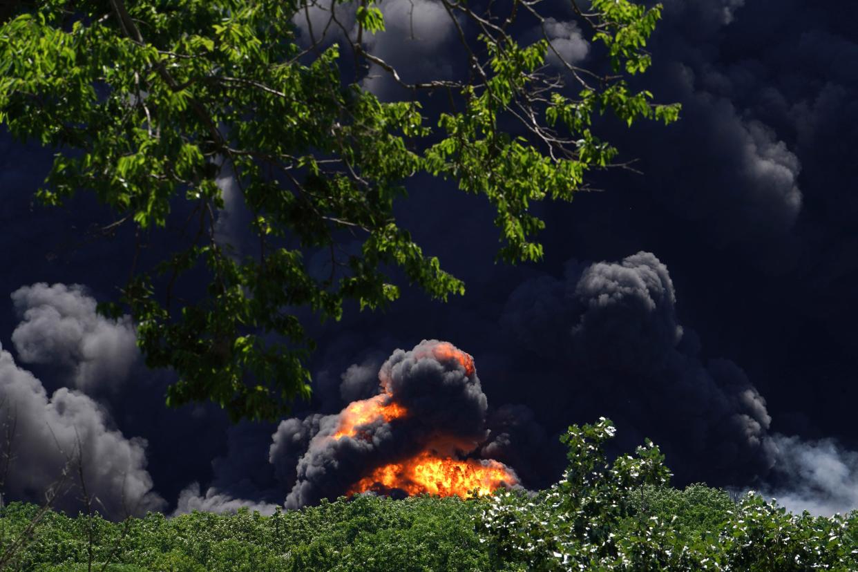 Chemical Explosion Illinois (ASSOCIATED PRESS)