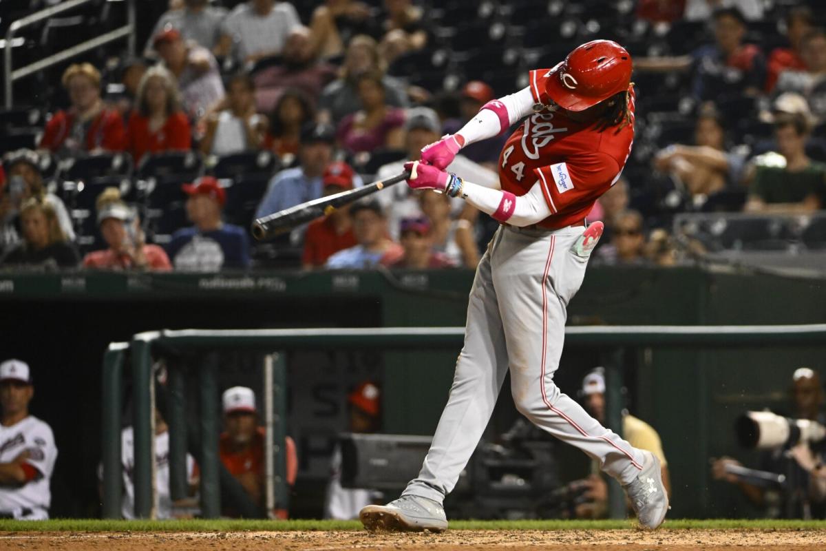 Cincinnati Reds on X: Elly's homer left the yard faster than you