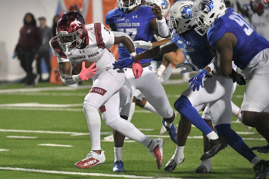 Virginia Union’s Jada Byers (left) runs for the touchdown against the Fayetteville State defense in the 2023 CIAA Football Championships on Saturday in Salem, Virginia. Virginia Union won 21-10. (Credit: Steven Worthy / USA Today Network)