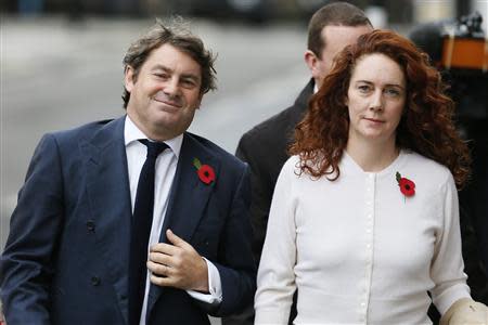 Former News International chief executive Rebekah Brooks and her husband Charlie arrive at the Old Bailey courthouse in London November 1, 2013. REUTERS/Stefan Wermuth