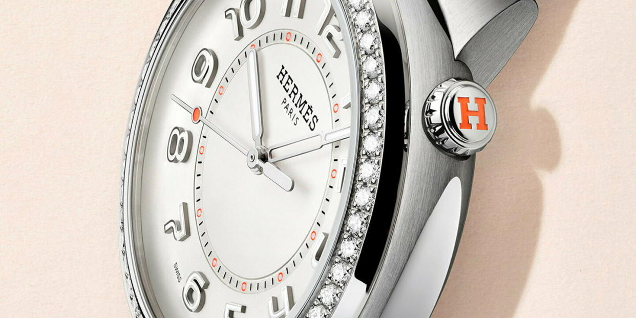 Le bracelet en caoutchouc de la montre Hermès Cut se décline en huit coloris. - Credit:
