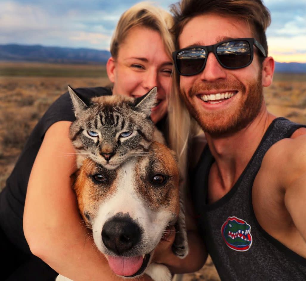 Cynthia Bennett and Andre Sibilsky love to explore the great outdoors with their <a href="https://www.huffpost.com/entry/this-bridal-party-ditched-their-bouquets-and-held-rescue-pups-instead_n_57e05839e4b04a1497b62e5a" target="_blank" rel="noopener noreferrer">rescue dog</a> Henry and <a href="https://www.huffpost.com/entry/rescue-kitten-wedding_n_58dd40cbe4b05eae031df948" target="_blank" rel="noopener noreferrer">rescue cat</a> Baloo in tow. (Photo: <a href="https://www.instagram.com/henrythecoloradodog/" target="_blank">@henrythecoloradodog</a>)
