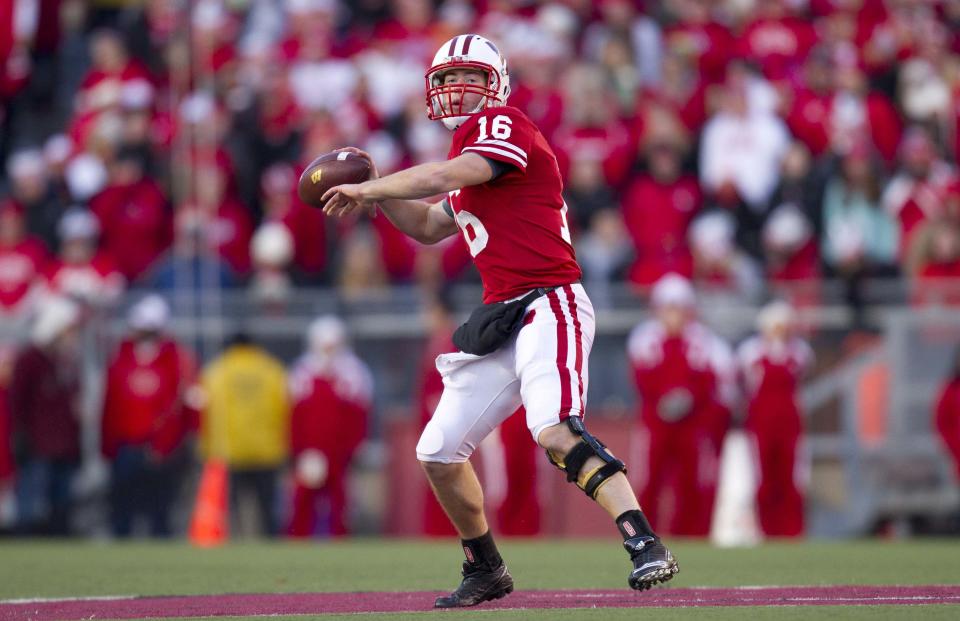 Nov 27, 2010; Madison, WI, USA; Wisconsin Badgers quarterback Scott Tolzien (16) throws a pass during the game against the <a class="link " href="https://sports.yahoo.com/ncaaf/teams/northwestern/" data-i13n="sec:content-canvas;subsec:anchor_text;elm:context_link" data-ylk="slk:Northwestern Wildcats;sec:content-canvas;subsec:anchor_text;elm:context_link;itc:0">Northwestern Wildcats</a> at Camp Randall Stadium. Wisconsin defeated Northwestern 70-23. Mandatory Credit: Jeff Hanisch-USA TODAY Sports