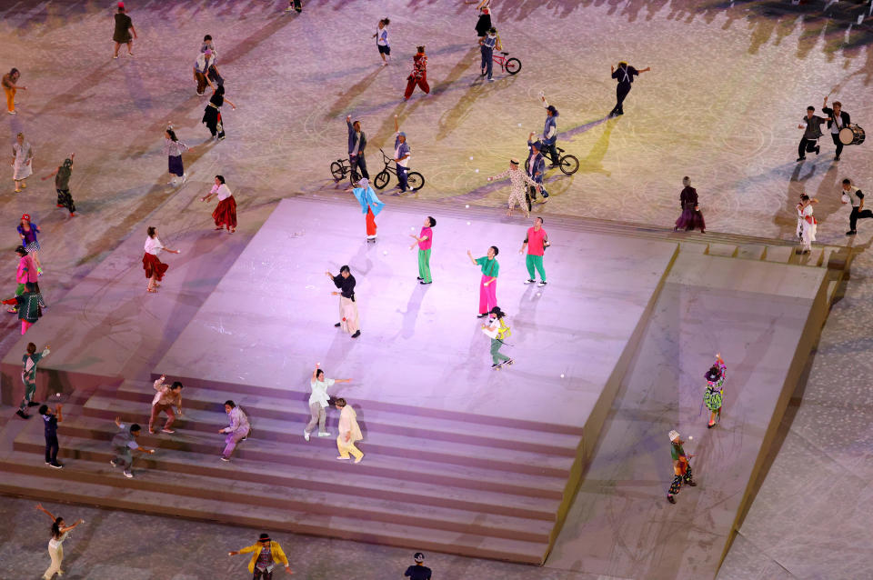 <p>Entertainers during the Closing Ceremony of the Tokyo 2020 Olympic Games at Olympic Stadium on August 08, 2021 in Tokyo, Japan. (Photo by Rob Carr/Getty Images)</p> 