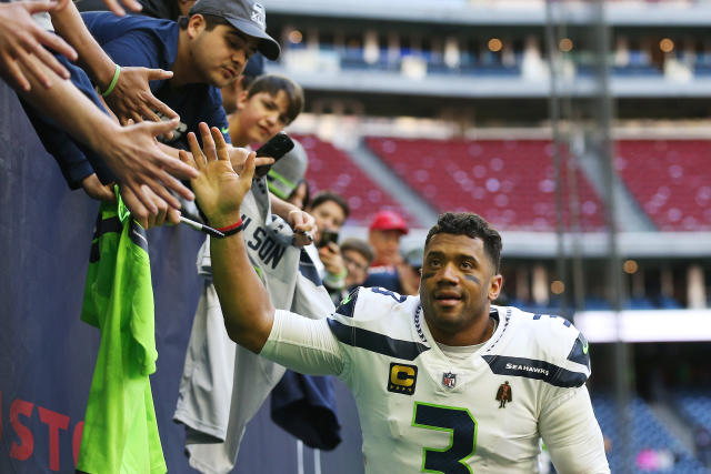 Seahawks welcome former hero Wilson with thrashing on home ground