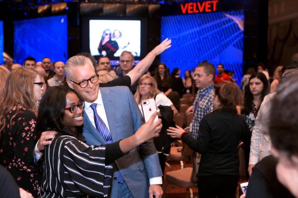 Ready for their close-up. Bastian poses for a selfie with a Delta staffer at a “Velvet” meet-and-greet in Salt Lake City.