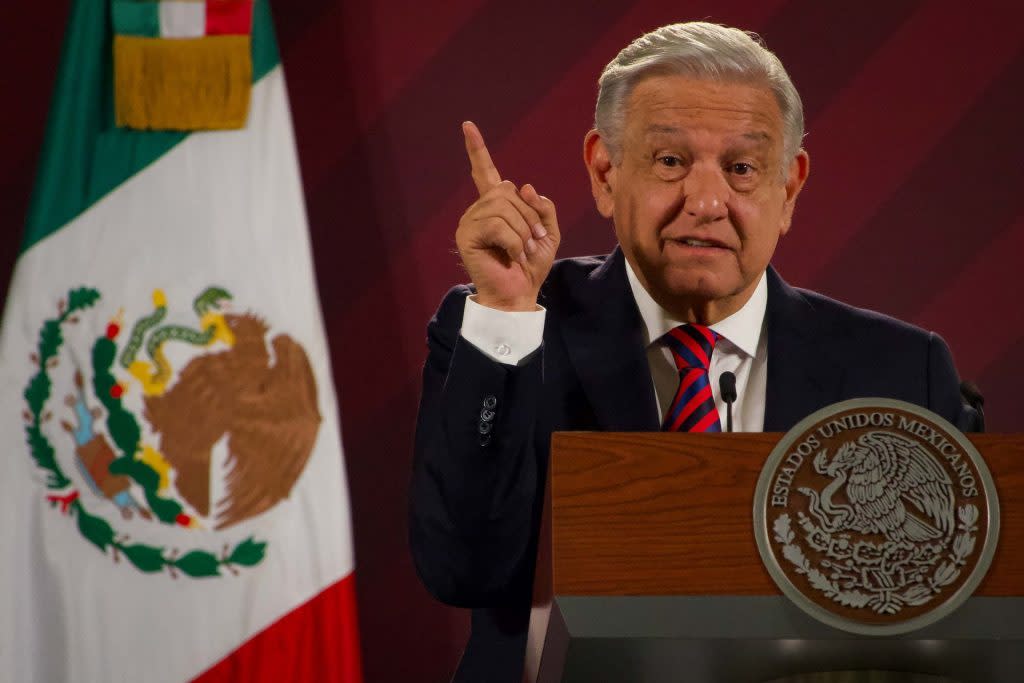 Los ‘otros datos’ de AMLO: Más de 100 frases falsas del presidente en cinco años de gobierno 