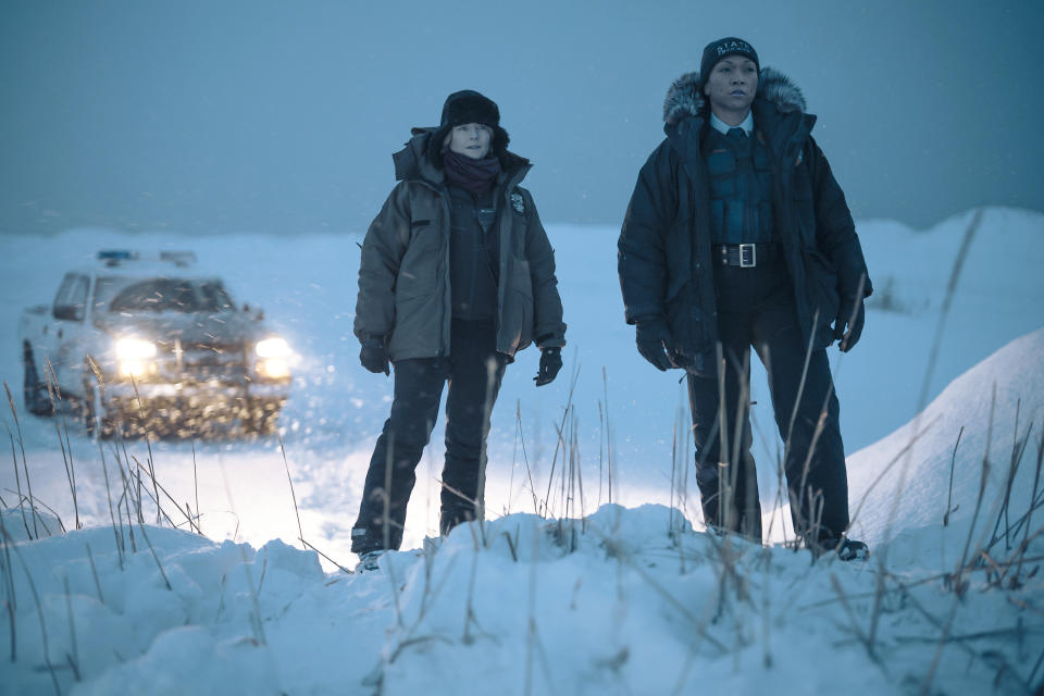 En esta imagen proporcionada por HBO, Kali Reis, derecha, y Jodie Foster en una escena de "True Detective: Night Country". (HBO vía AP)