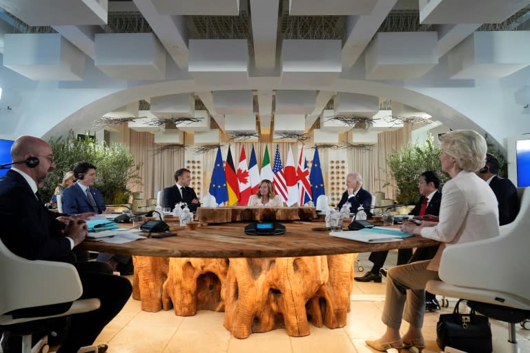 Die G7-Staats- und Regierungschefs haben sich auf einen Kredit von 50 Milliarden Dollar für die Ukraine geeinigt, der aus eingefrorenem russischem Vermögen finanziert werden soll. Nach US-Angaben gibt es dazu "eine politische Einigung auf höchster Ebene. (Alex Brandon)