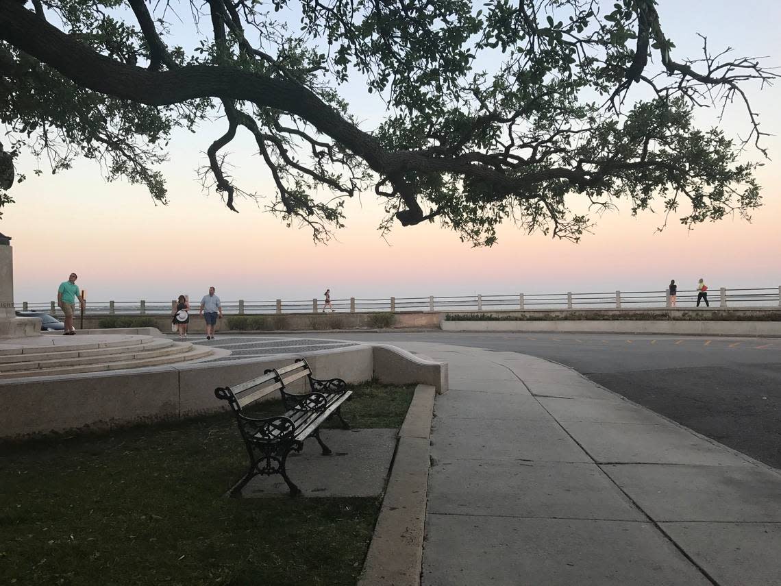 White Point Gardens offers sweeping sunset views on the Southern tip of the Battery in Charleston.