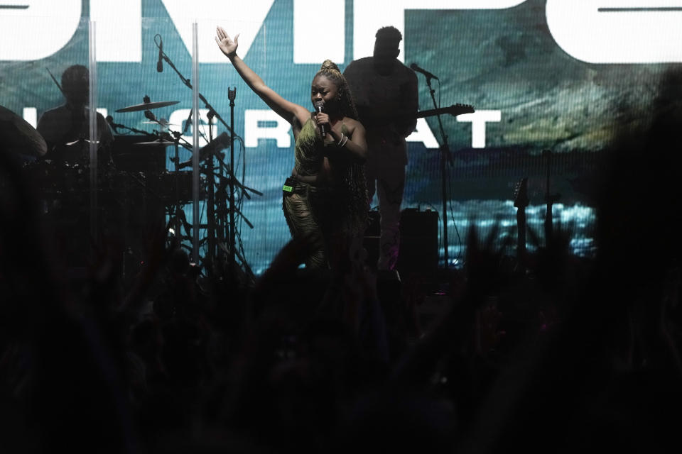 Sampa The Great durante su concierto en el festival Corona Capital de la Ciudad de México el viernes 17 de noviembre de 2023. (Foto AP/Eduardo Verdugo)