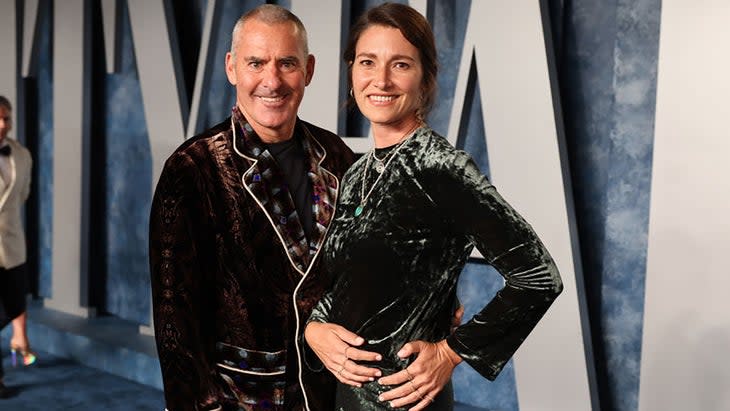 <span class="article__caption">McNamara and his wife, Nicole McNamara, attended the 2022 Academy Awards. </span> (Photo: Cindy Ord/VF23 / Getty Images)