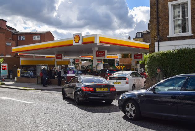 Cars queuing outside a Shell station in Camden (Photo: SOPA Images via Getty Images)