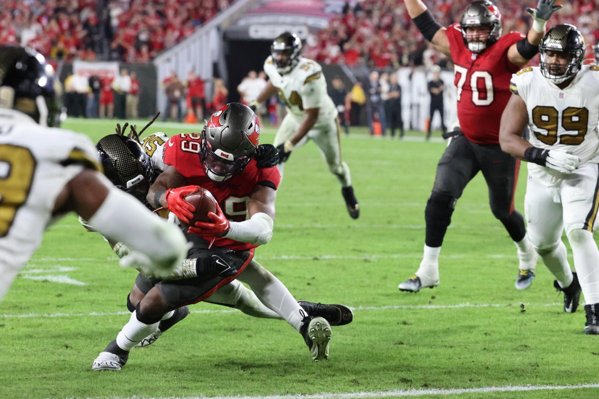 Bucs can take early control of woeful NFC South with a win Sunday