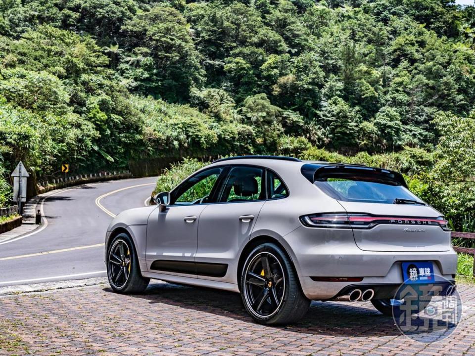 PORSCHE Macan Turbo