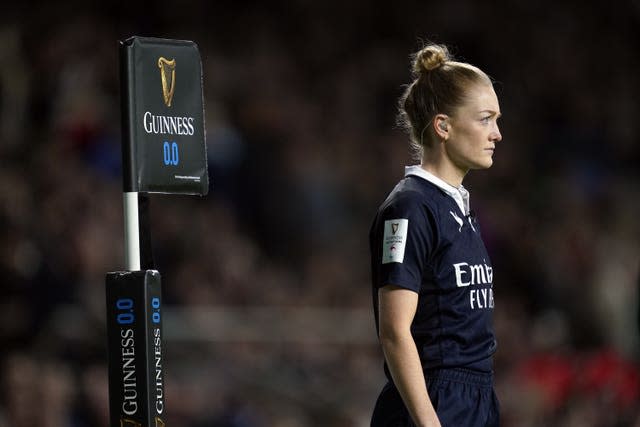 Hollie Davidson was an assistant referee at Twickenham 