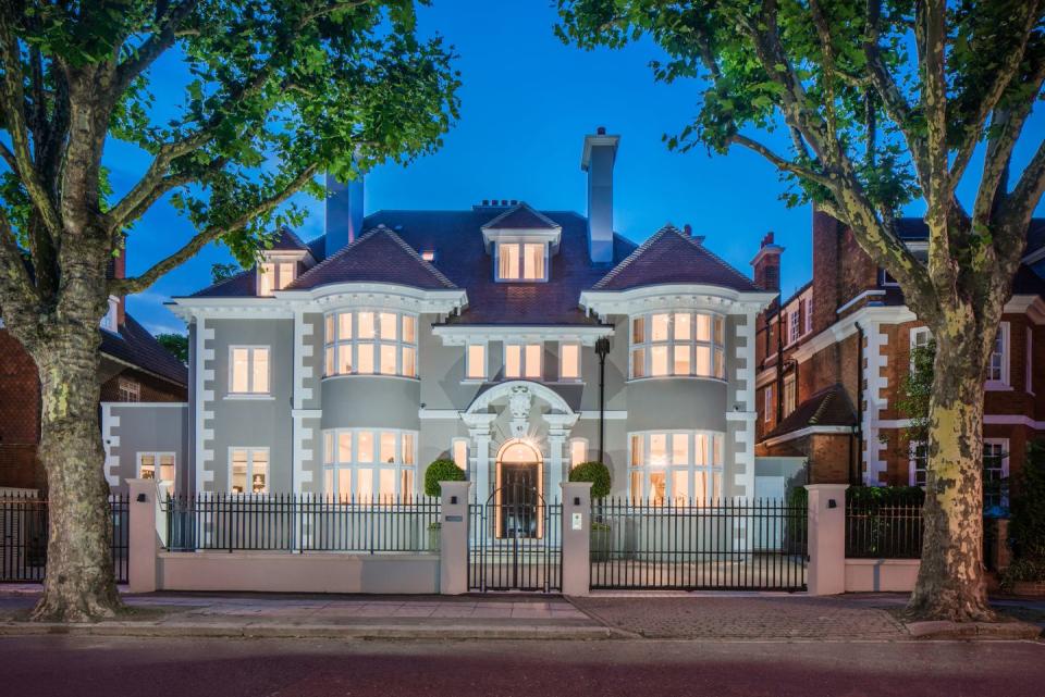 <p>On the market for an eye-watering £28 million, this incredible London home was once the former secret meeting place of Wallis Simpson and Edward VIII. Set behind a carriage driveway, it has eight bedrooms, nine bathrooms, a communal garden and three reception rooms. </p><p><a href="https://www.knightfrank.co.uk/properties/residential/for-sale/elsworthy-road-london-nw3/SJW170131" rel="nofollow noopener" target="_blank" data-ylk="slk:This property is currently on the market for £28,500,000 via Knight Frank;elm:context_link;itc:0;sec:content-canvas" class="link ">This property is currently on the market for £28,500,000 via Knight Frank</a>. </p>