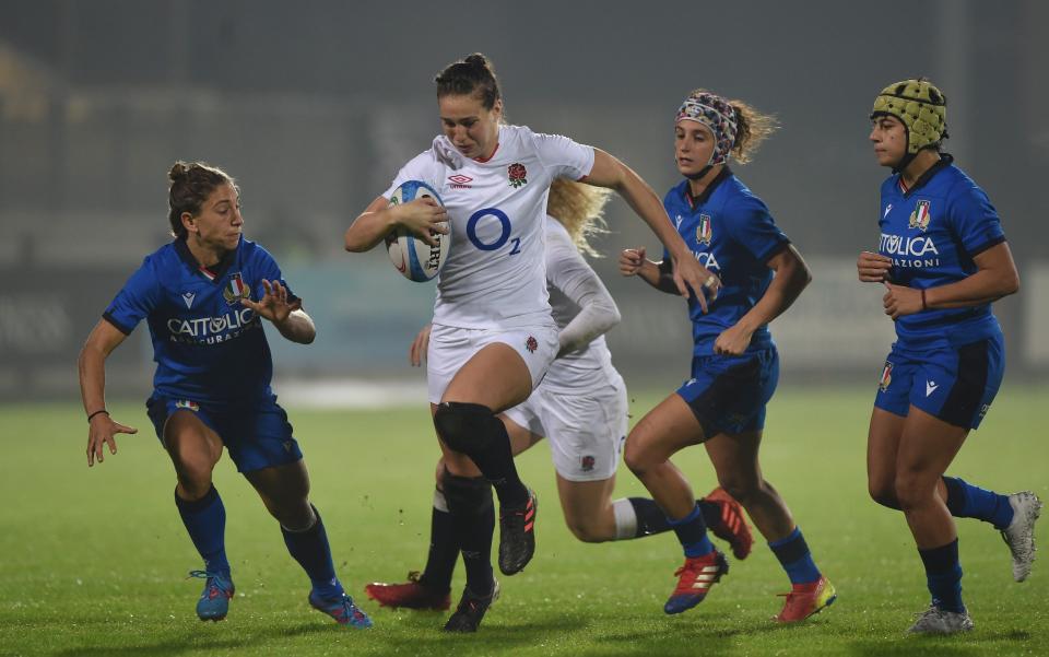 Emily Scarratt of England makes a break during the Women's Six Nations match between Italy and England on November 01, 2020 in Parma - GETTY IMAGES