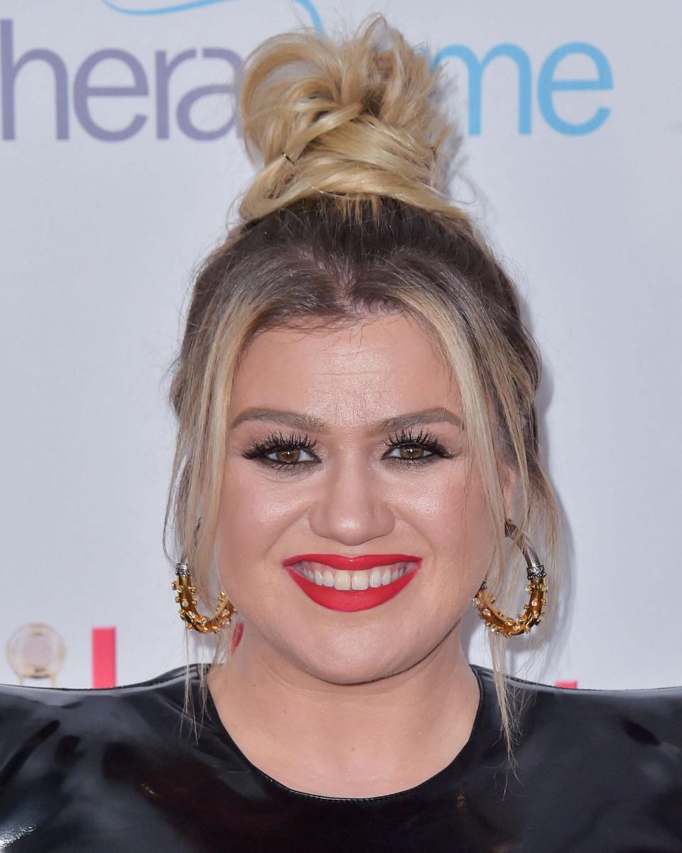 Kelly Clarkson Reveals Specific Health Diagnosis That Sparked Weight Loss