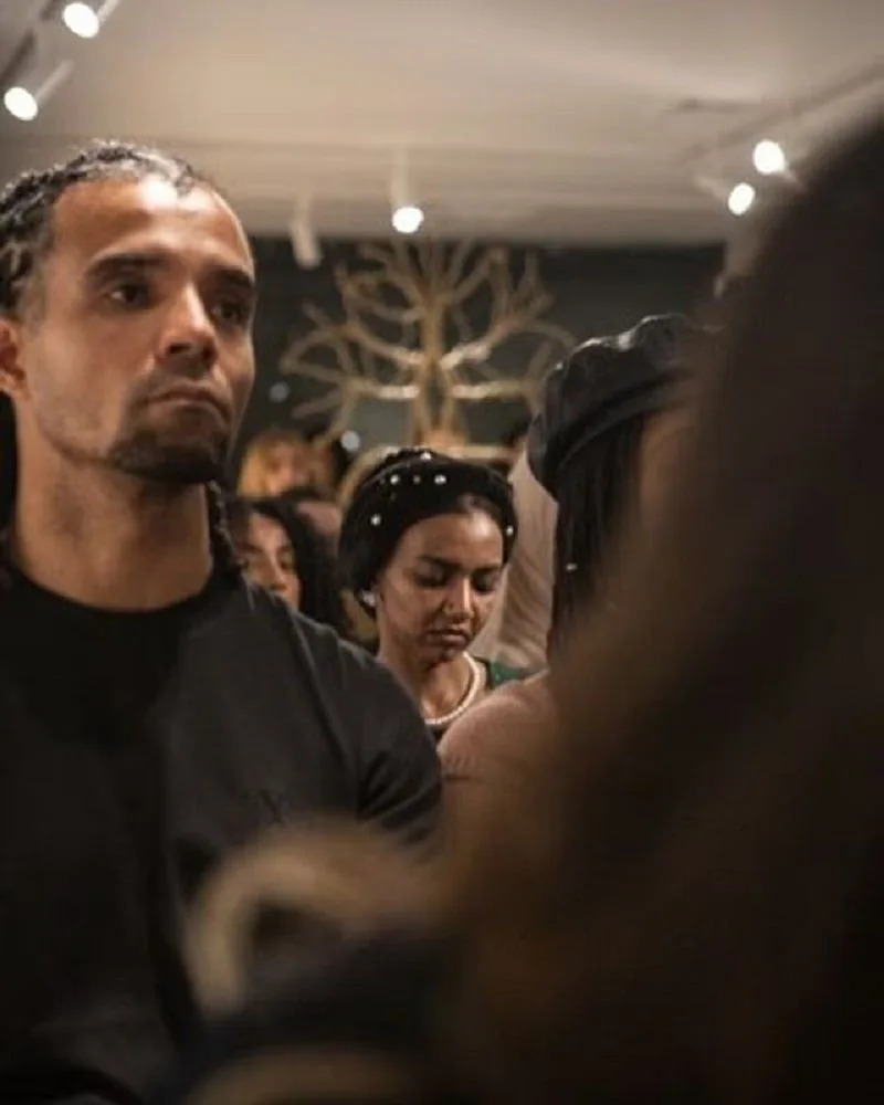 Akala fue uno de los asistentes al evento organizado por Angelina Jolie.