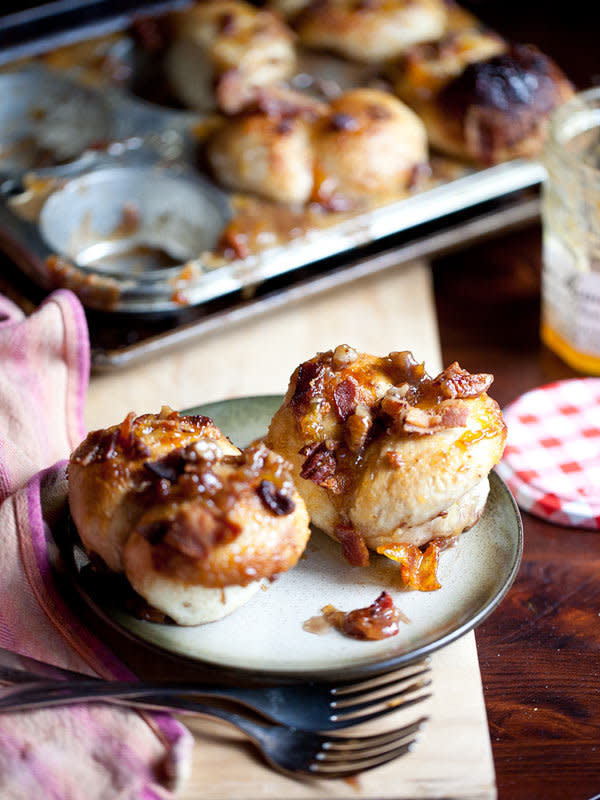 <strong>Get the <a href="http://www.foodiecrush.com/2012/10/bacon-and-jam-mini-monkey-bread-recipe-madness/" target="_blank">Bacon and Jam Mini Monkey Bread recipe</a> by Foodiecrush</strong>