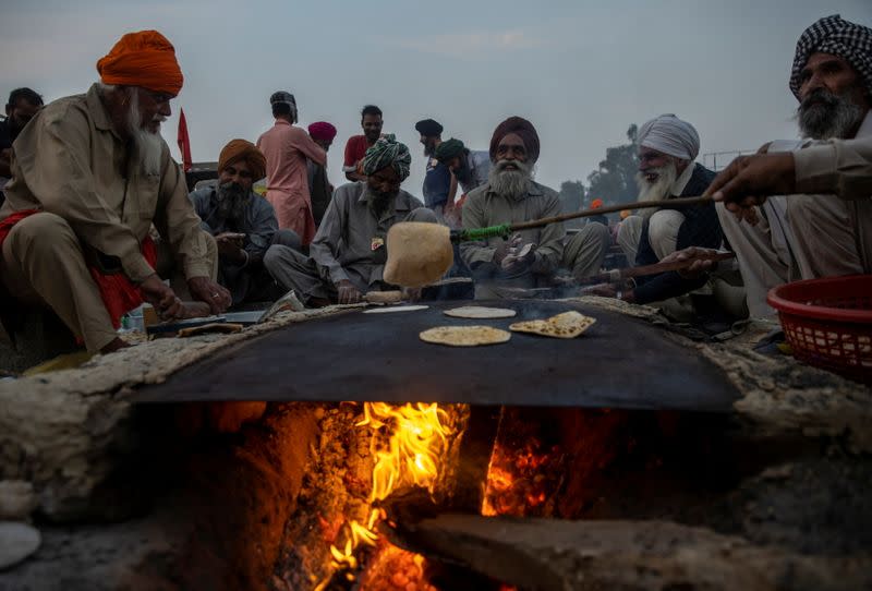 Protest against newly passed farm bills near Delhi