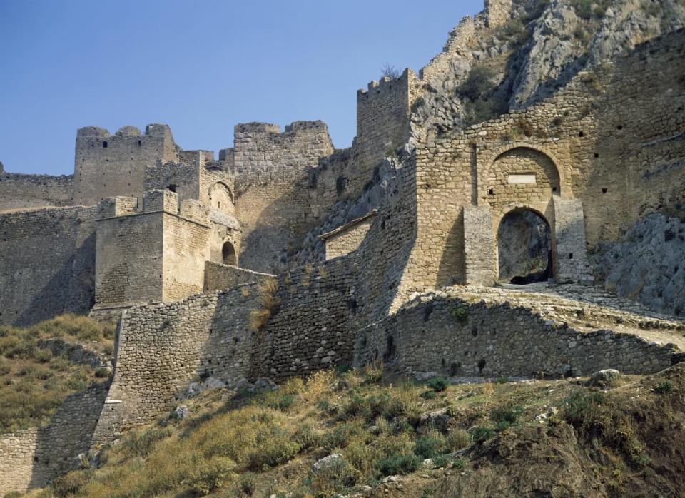 <div class="inline-image__caption"><p>Medieval fortifications superimposed on the older ones on the Acrocorinth, the acropolis of Corinth, Greece, 6th-17th century.</p></div> <div class="inline-image__credit">G. Dagli Orti/De Agostini Picture Library via Getty Images</div>