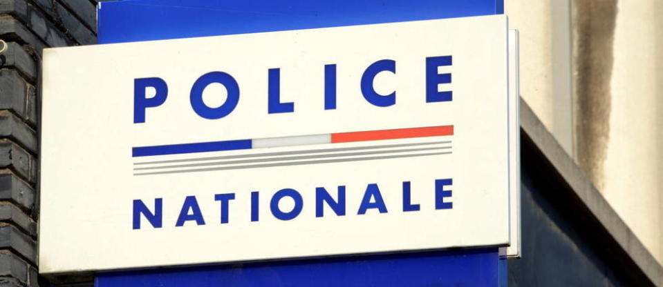 Dans la nuit du dimanche 5 au lundi 6 décembre, un homme de 52 ans s'est rendu à la police, accompagné d'un de ses enfants, et a avoué le meurtre de sa femme.
