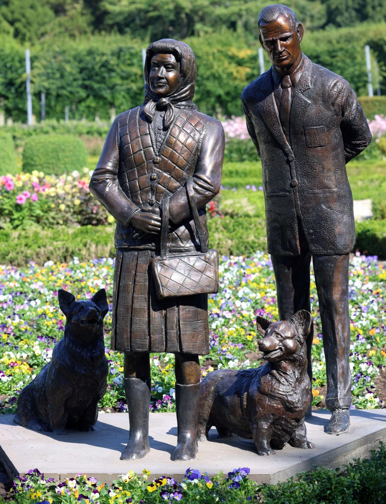 The proposal to commission a sculpture of Queen Elizabeth and her dogs was made in January 2023