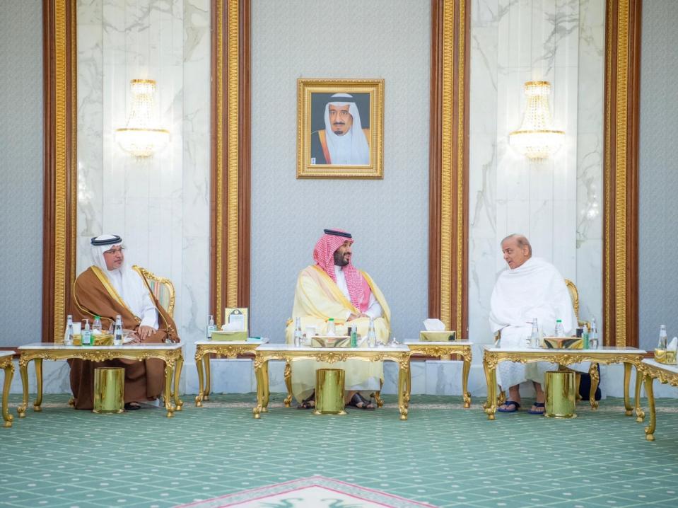 Saudi crown prince Mohammed bin Salman meets Pakistan's Prime Minister Shehbaz Sharif and Bahrain's Crown Prince and Prime Minister Sheikh Salman bin Hamad al-Khalifa (via REUTERS)