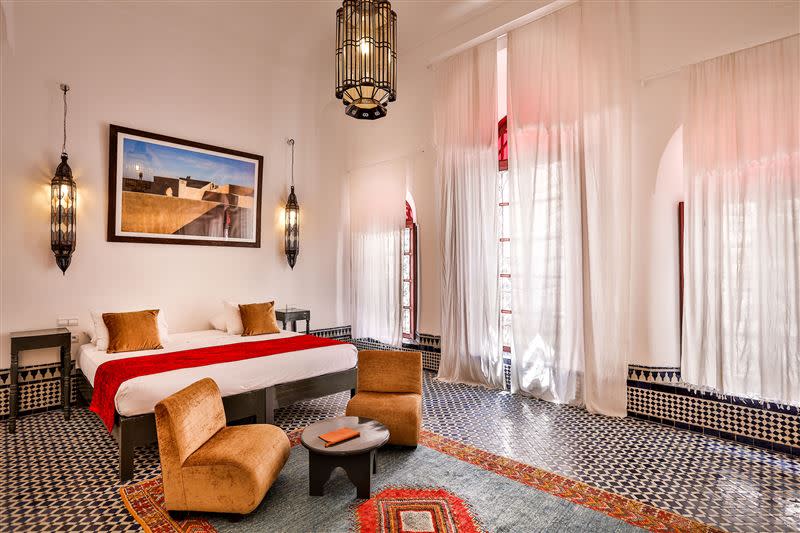 「本蘇達摩洛哥傳統庭院住宅（Hotel & Spa Dar Bensouda）」富有傳統建築特色與現代化的舒適設施，非常適合給尋求設計靈感的旅客作參考。（圖／Booking.com提供）