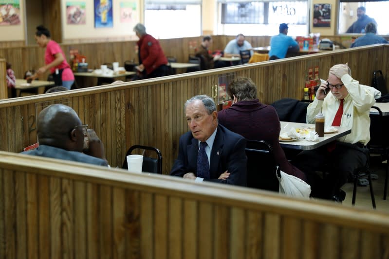 Michael Bloomberg eats lunch in Arkansas