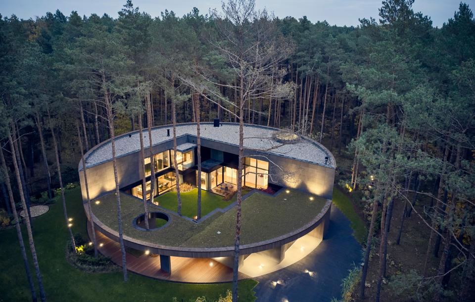 Circle Wood House (Izabelin, Poland)