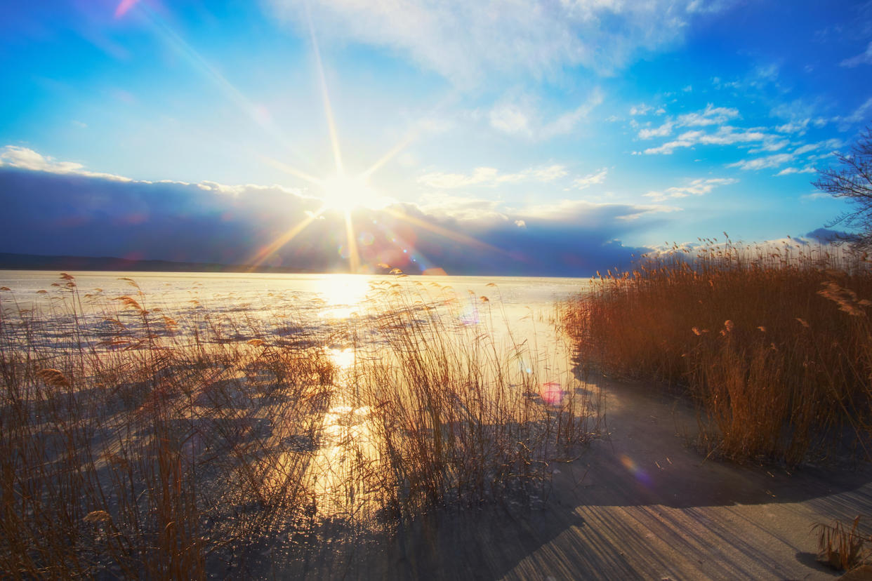 Mit etwas Glück bringen die steigenden Temperaturen auch Sonnenstrahlen. (Bild: Getty Images)