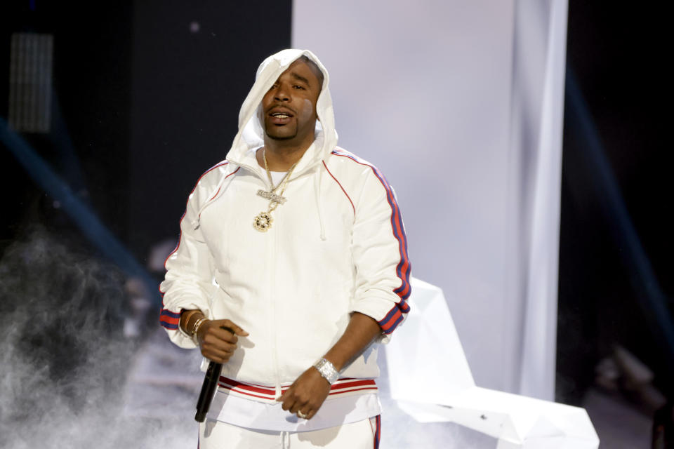 N.O.R.E. Performing in white sweat suit at Hip-Hop awards