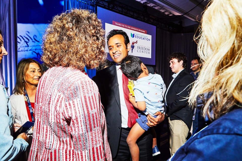 <span class="caption-text">Presidential candidate Vivek Ramaswamy spoke to Moms for Liberty with his wife and two children in attendance.</span>